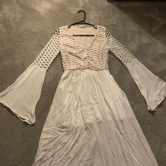 White dress - Picture 1 of 3